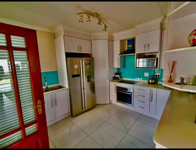 2 BEDROOM TOWNHOUSE FOR SALE IN MONTANA TUINE